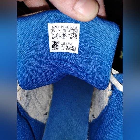 🖤Adidas High-tops💙 - Picture 5 of 8